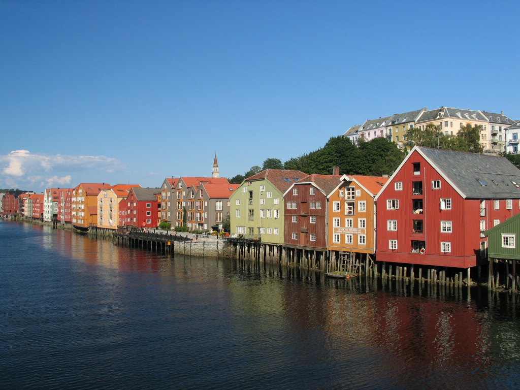 Bakklandet wooden houses on the Trondheim Nature and City Hike shore excursion