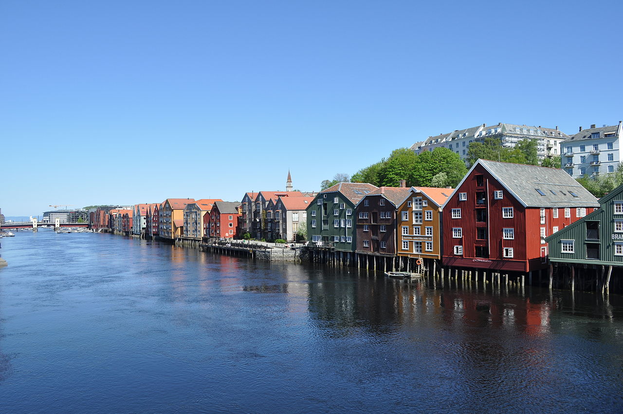 Nidelva river and waterfront on the Trondheim Waterfront Guided Tour